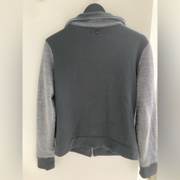 Prana Size L zip up sweater - Picture 6 of 7